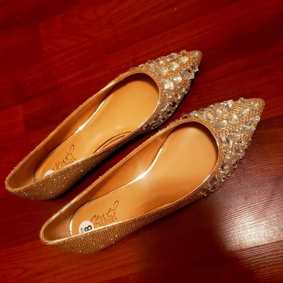 New Badgley Mischka Jeweled Pointed Toe Flats.  Champagne and Silver Comfortable - Picture 9 of 9